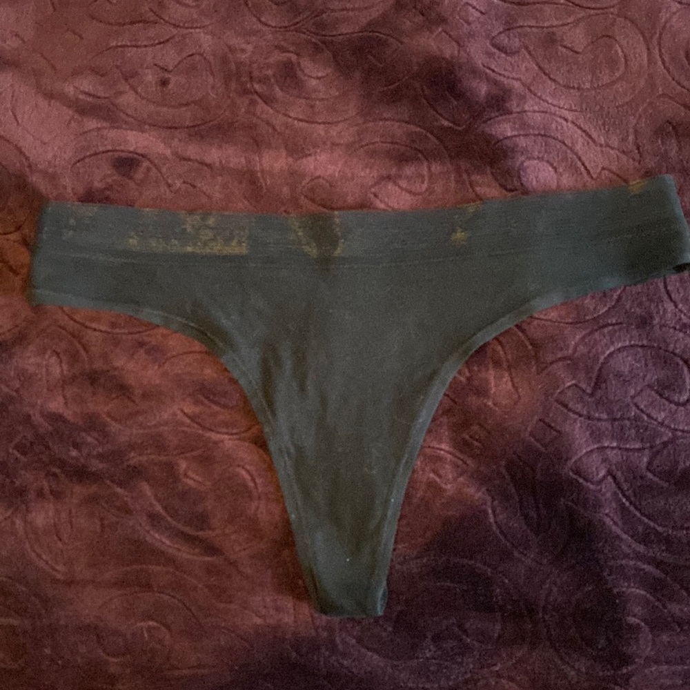 VS thong